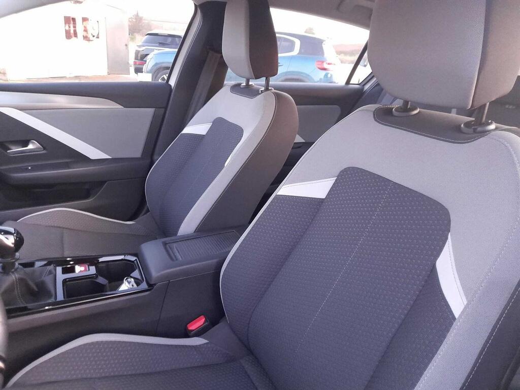 Opel Astra 1.2T XHT 96kW (130CV) Edition 11