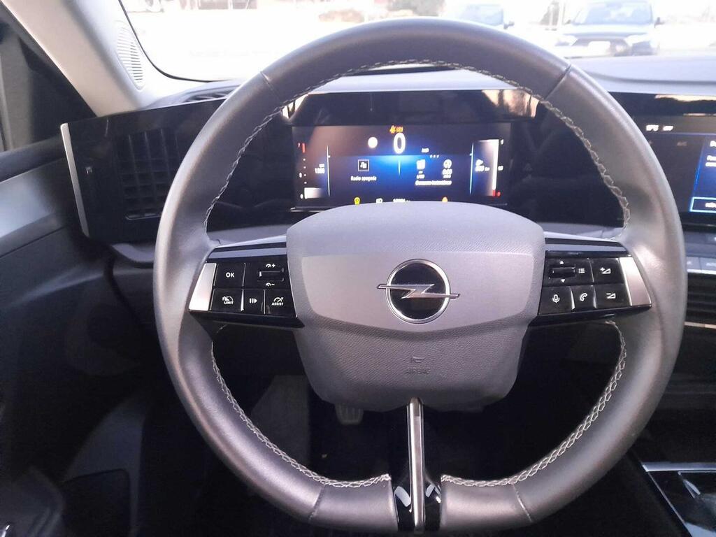 Opel Astra 1.2T XHT 96kW (130CV) Edition 9