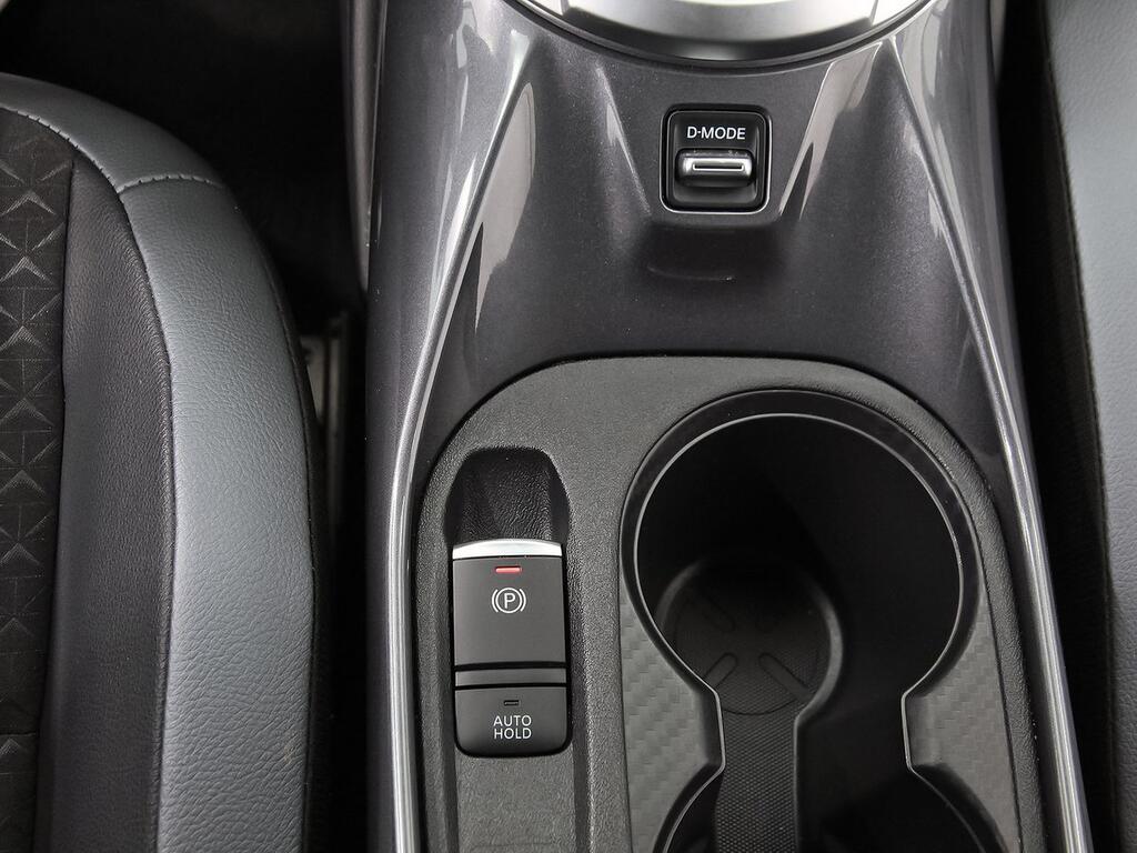 Nissan Juke DIG-T 84 kW (114 CV) 6M/T N-Connecta 28