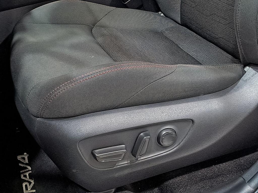 Toyota Rav4 2.5l PLUG-IN 300PH (e-CVT) Advance 13