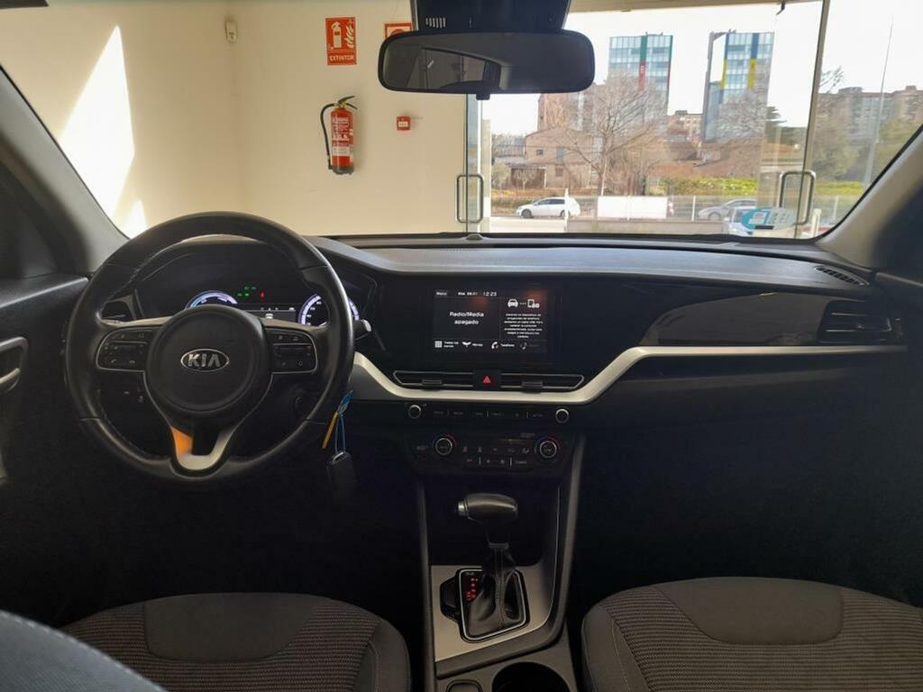 Kia Niro 1.6 GDi HEV 104kW (141CV) Concept 12