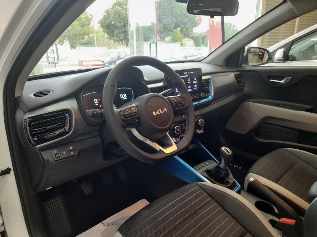 Kia Stonic 1.0 T-GDi 88kW (120CV) MHEV MT Drive 14