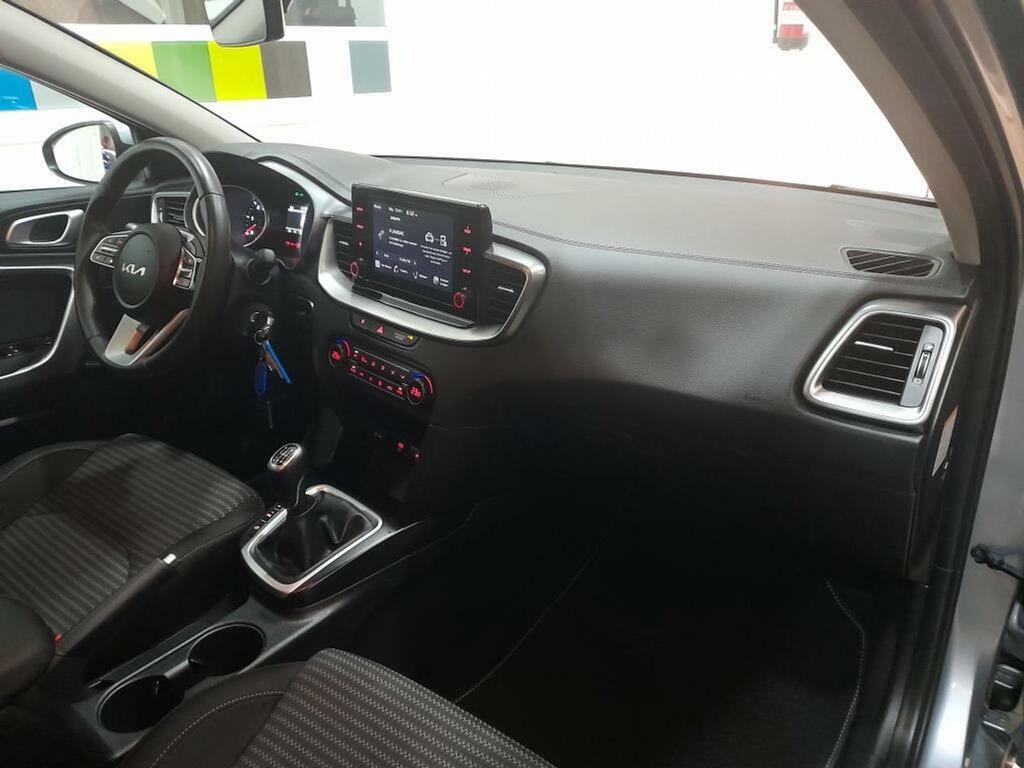 Kia Ceed 1.0 T-GDi 74kW (100CV) Drive 10