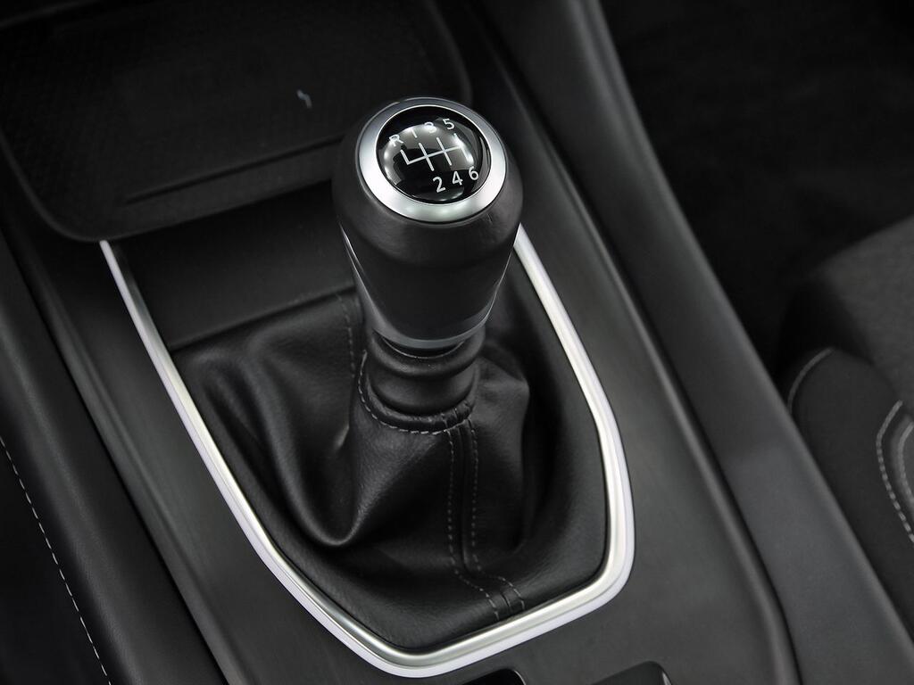 Nissan Qashqai DIG-T 103kW N-Connecta 32