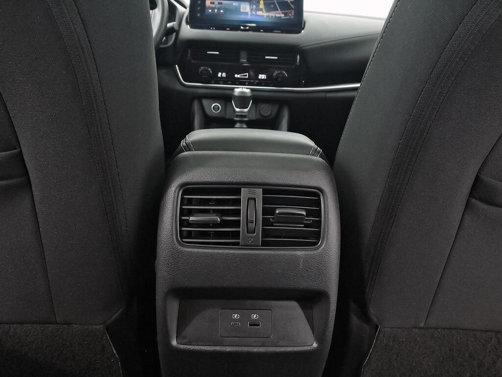 Nissan Qashqai DIG-T 103kW N-Connecta 34