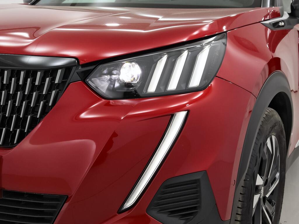 Peugeot 2008 GT Puretech 130 S&S 6 Vel. MAN 33