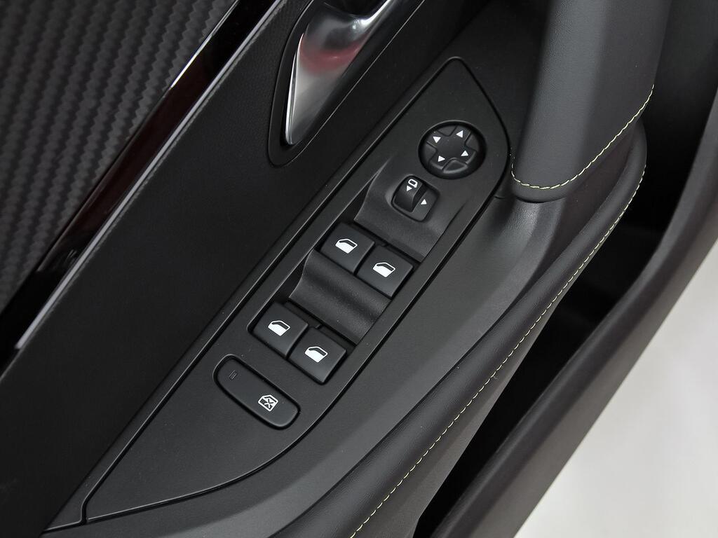 Peugeot 2008 GT Puretech 130 S&S 6 Vel. MAN 12