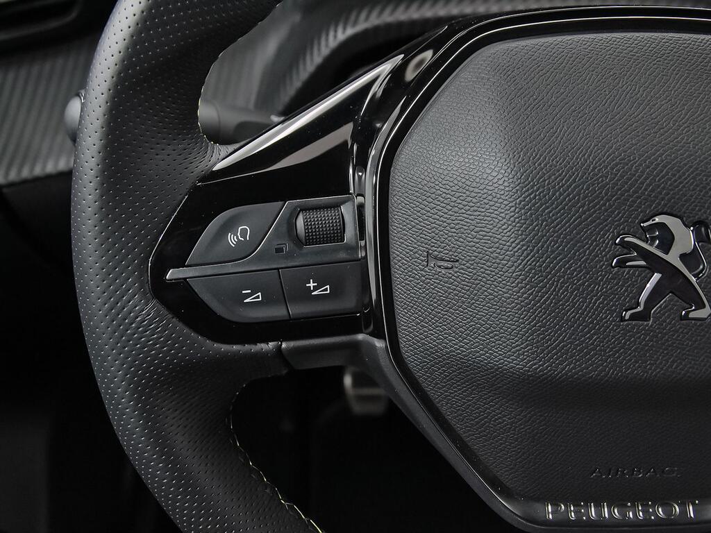 Peugeot 2008 GT Puretech 130 S&S 6 Vel. MAN 18