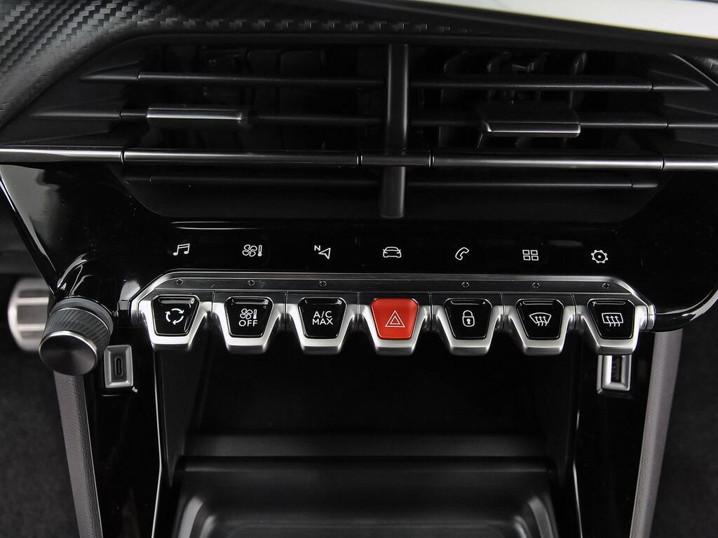 Peugeot 2008 GT Puretech 130 S&S 6 Vel. MAN 28