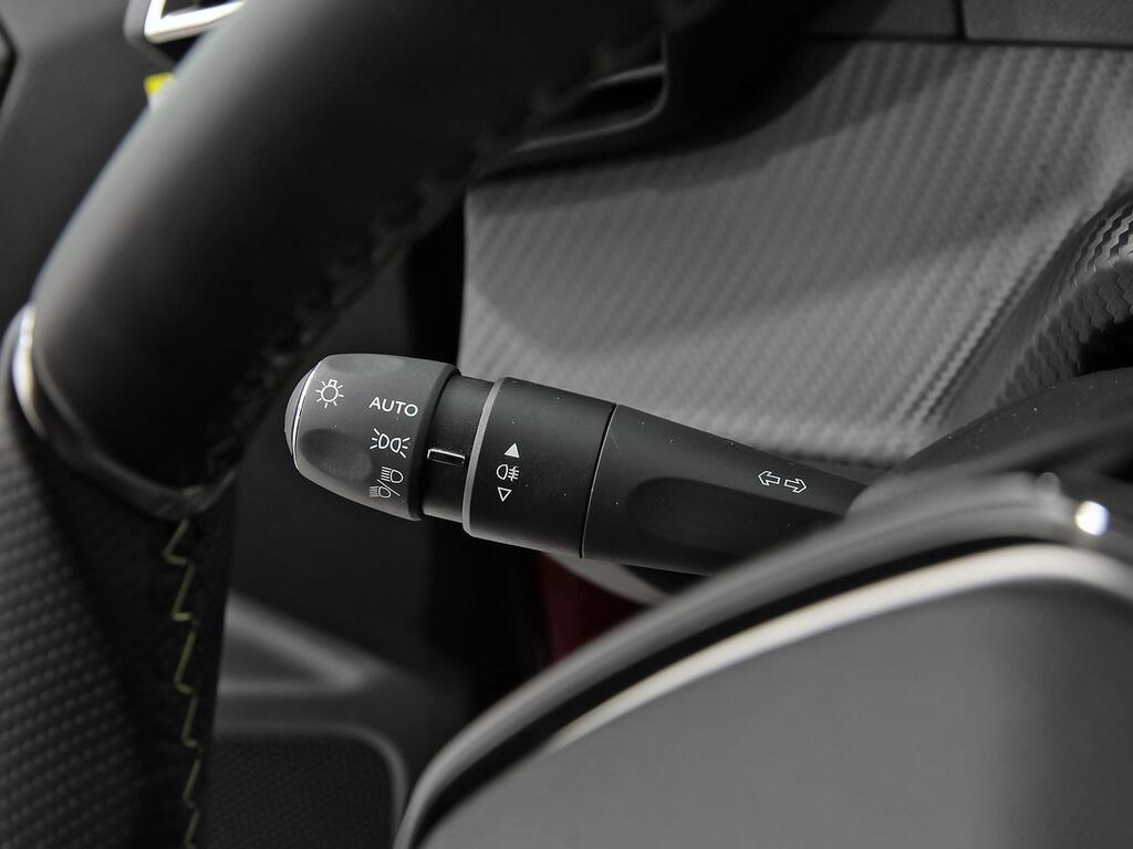 Peugeot 2008 GT Puretech 130 S&S 6 Vel. MAN 15