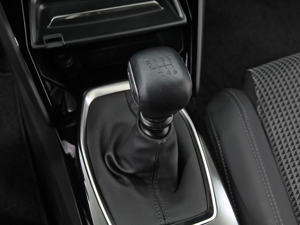 Peugeot 2008 GT Puretech 130 S&S 6 Vel. MAN 30
