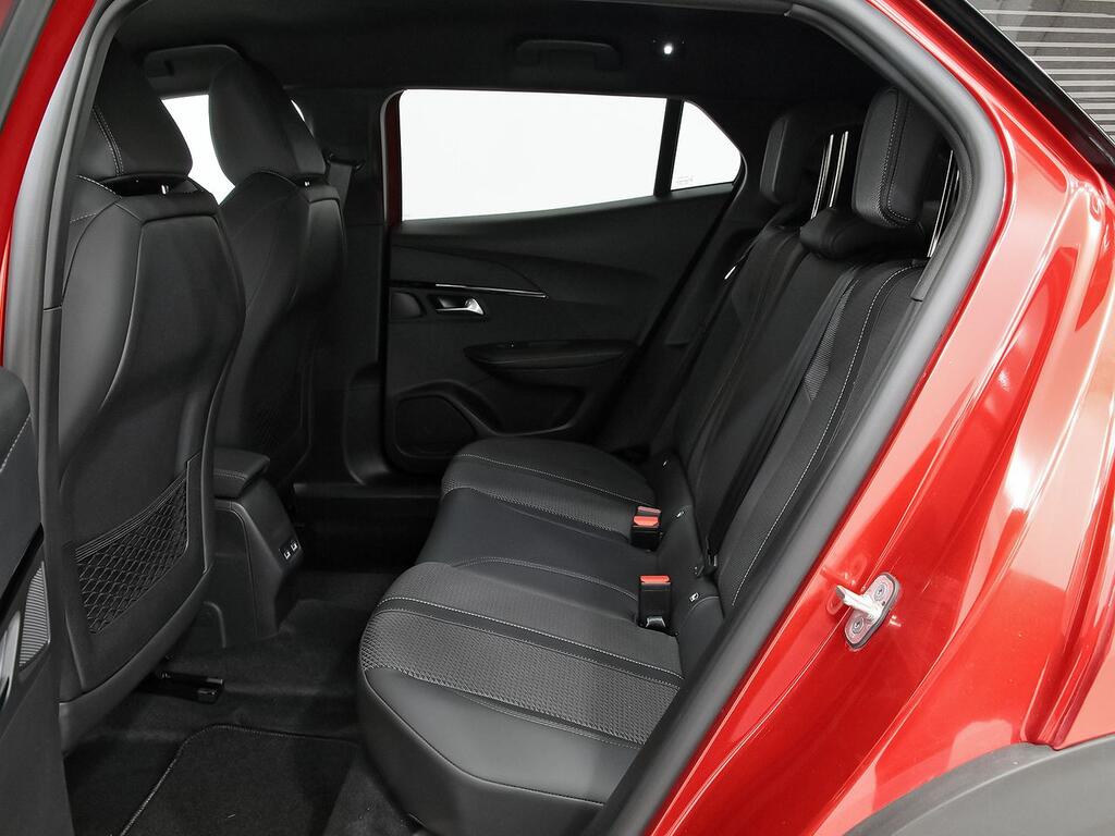Peugeot 2008 GT Puretech 130 S&S 6 Vel. MAN 9