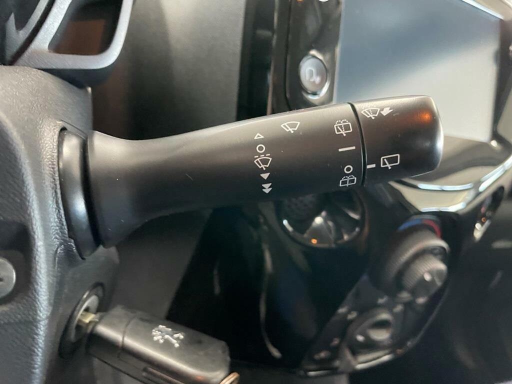 Peugeot 108 Active VTi 52kW (72CV) 10
