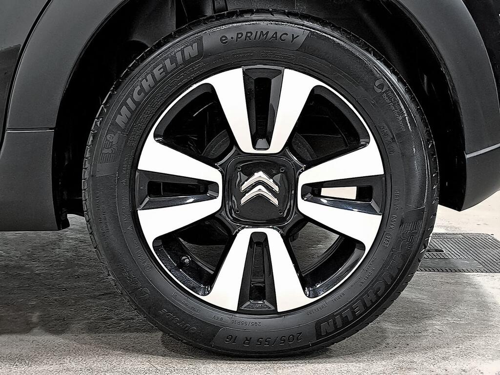 Citroën C3 PureTech 60KW (83CV) Shine 11
