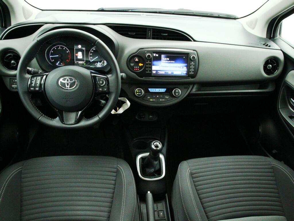 Toyota Yaris 1.5 100H Active 11