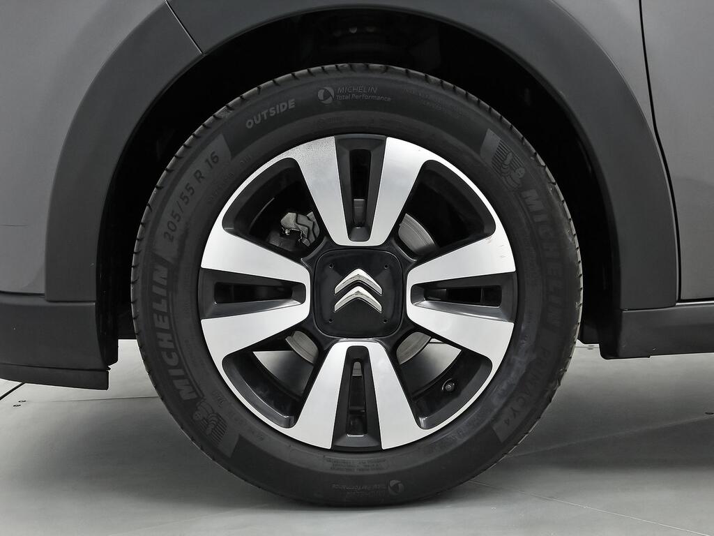 Citroën C3 PureTech 60KW (83CV) Shine 11