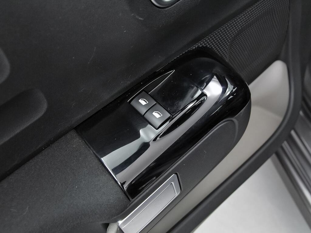 Citroën C3 PureTech 60KW (83CV) Shine 13