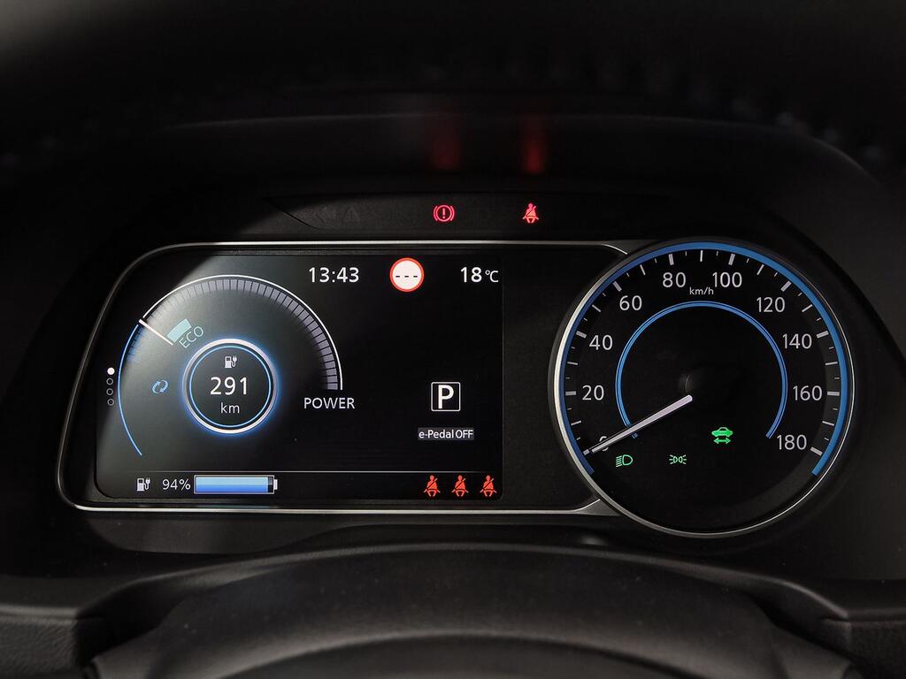 Nissan Leaf 40kWh Acenta 14