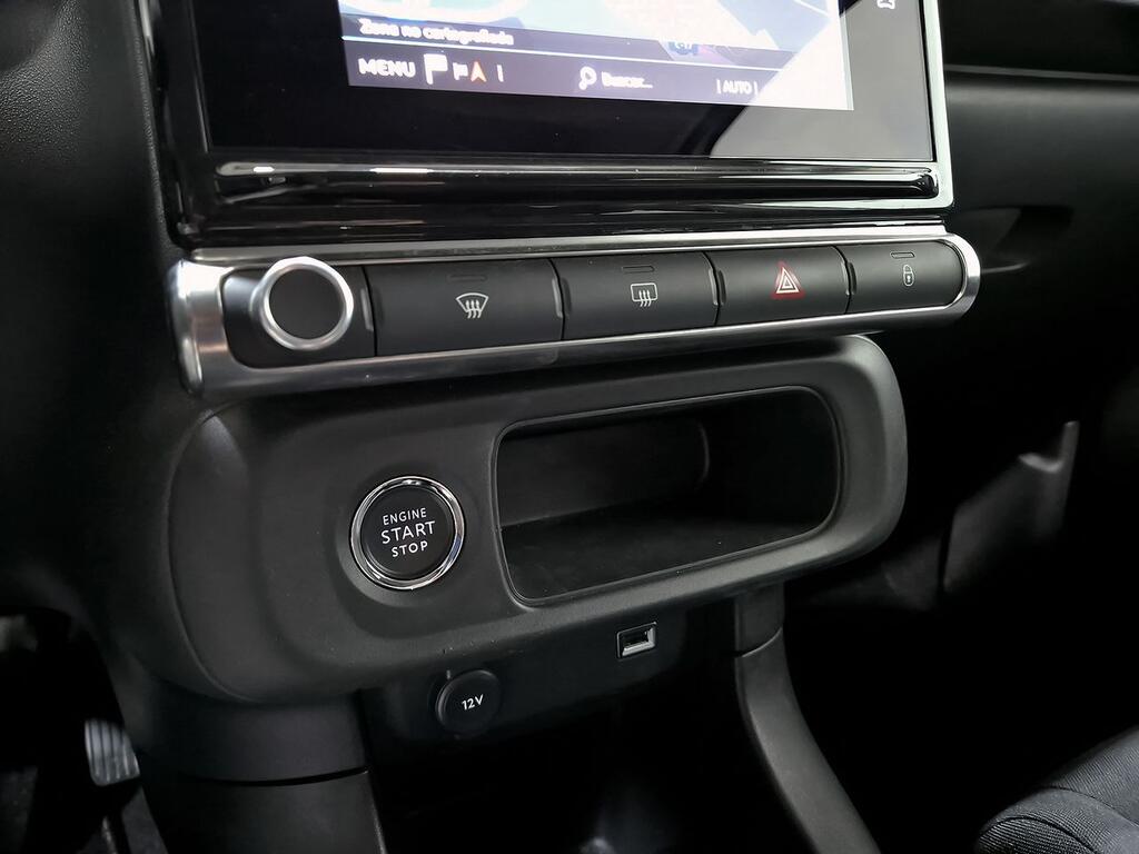 Citroën C3 PureTech 60KW (83CV) Shine 26