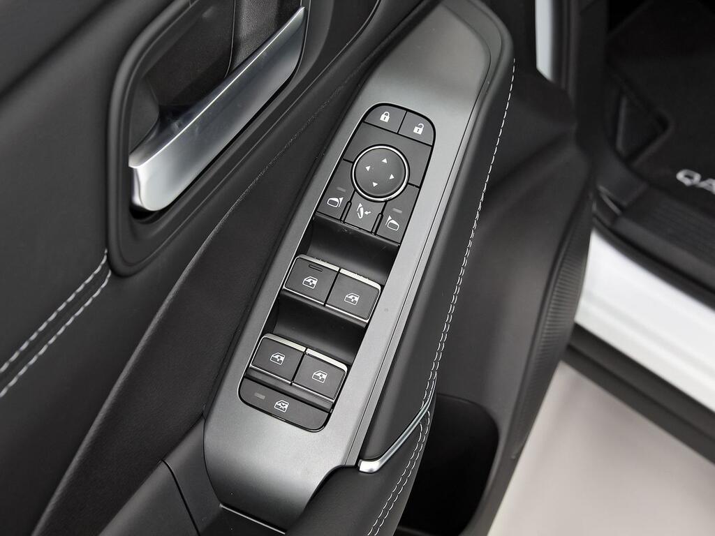 Nissan Qashqai DIG-T 116kW CVT N-Connecta 8