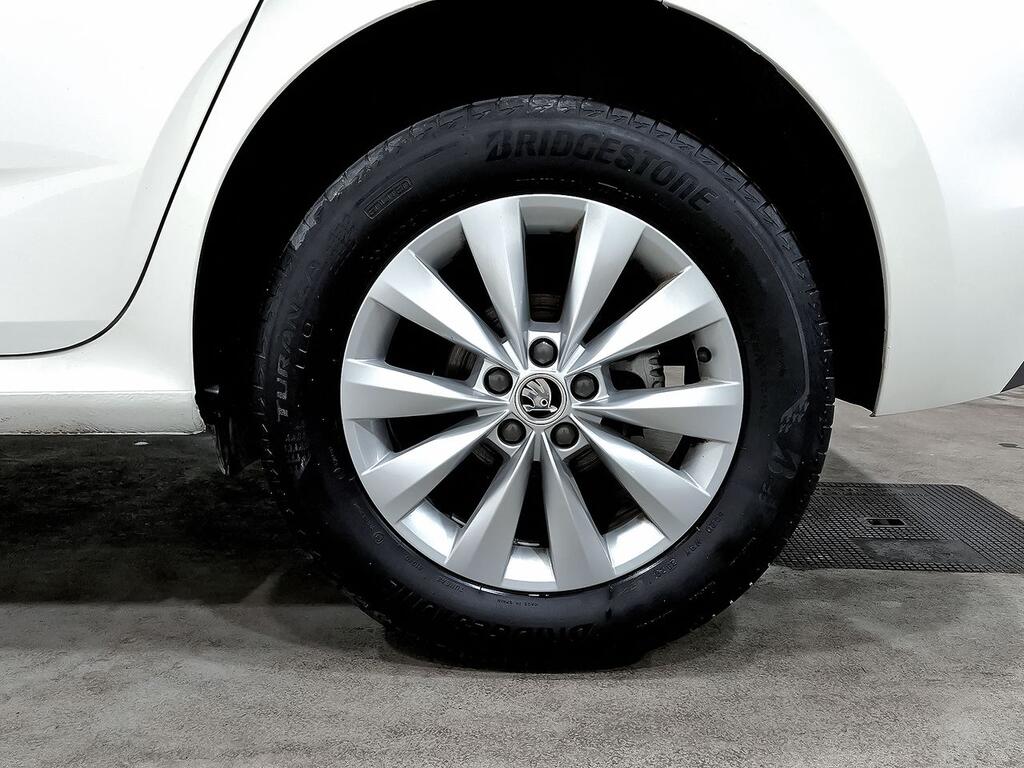 Skoda Kamiq 1.0 TSI 81kW (110CV) DSG Ambition 8