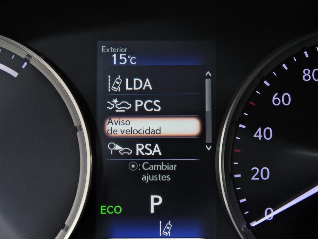 Lexus IS 2.5 300h Executive 34