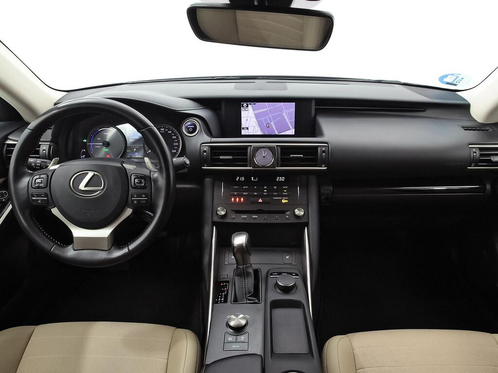 Lexus IS 2.5 300h Executive 6