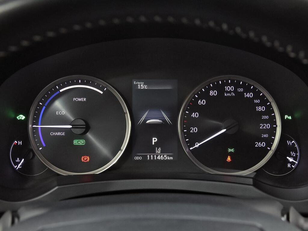 Lexus IS 2.5 300h Executive 14