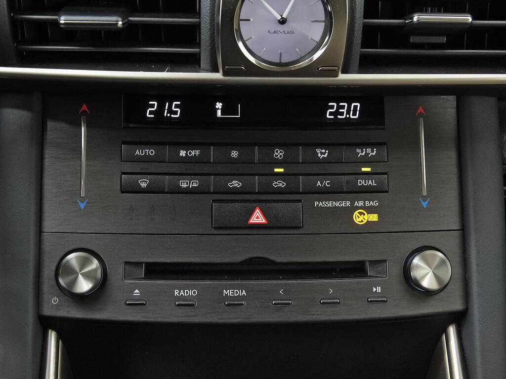 Lexus IS 2.5 300h Executive 30
