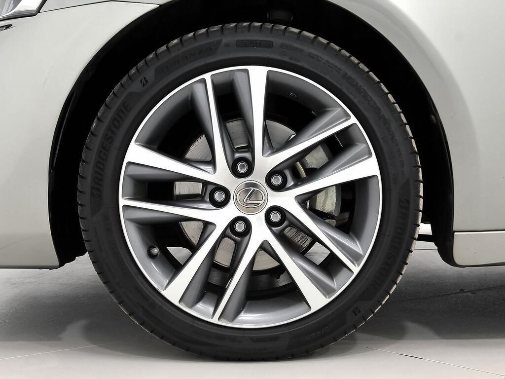 Lexus IS 2.5 300h Executive 10