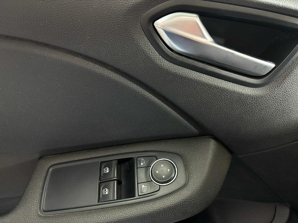 Renault Clio Intens TCe 67 kW (91CV) 14