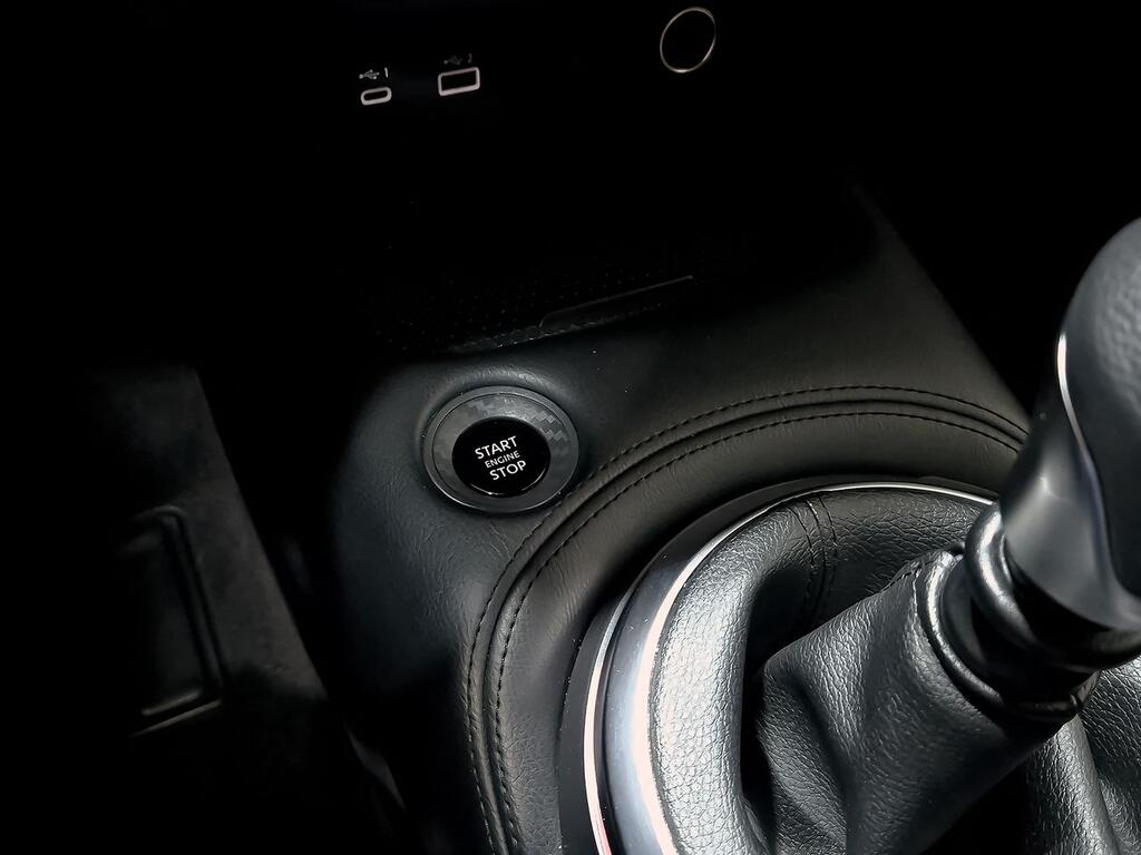 Nissan Juke DIG-T 84 kW (114 CV) 6M/T N-Connecta 27