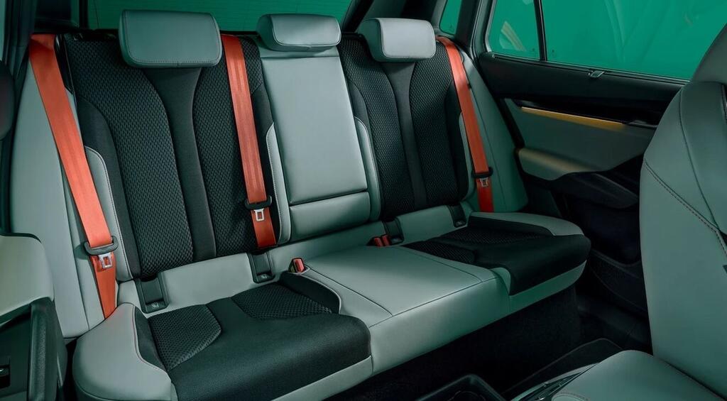 Skoda Elroq 210 kW (CV) 82 kWh (77 kwh neta) First E 4