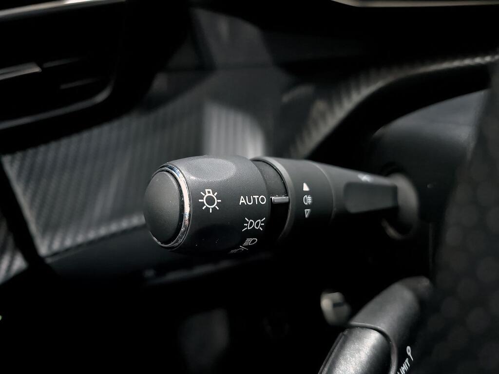 Peugeot 2008 GT Puretech 130 S&S 6 Vel. MAN 14