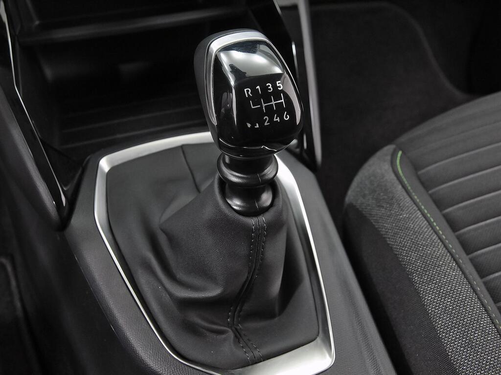 Peugeot 208 Active Puretech 100 33
