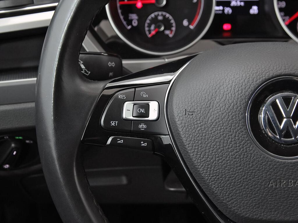 Volkswagen Touran Business 2.0 TDI 85kW (115CV) 19