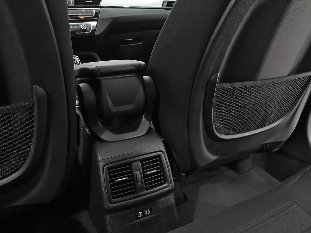 BMW X1 sDrive18i 34