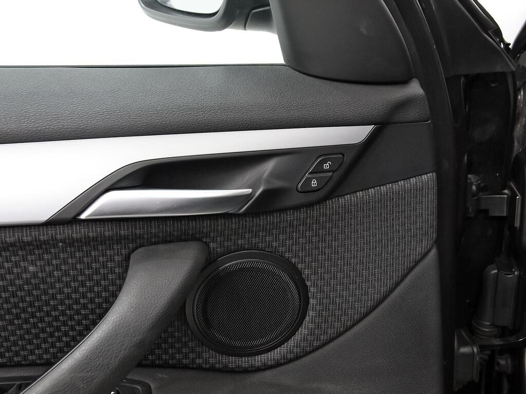 BMW X1 sDrive18i 13