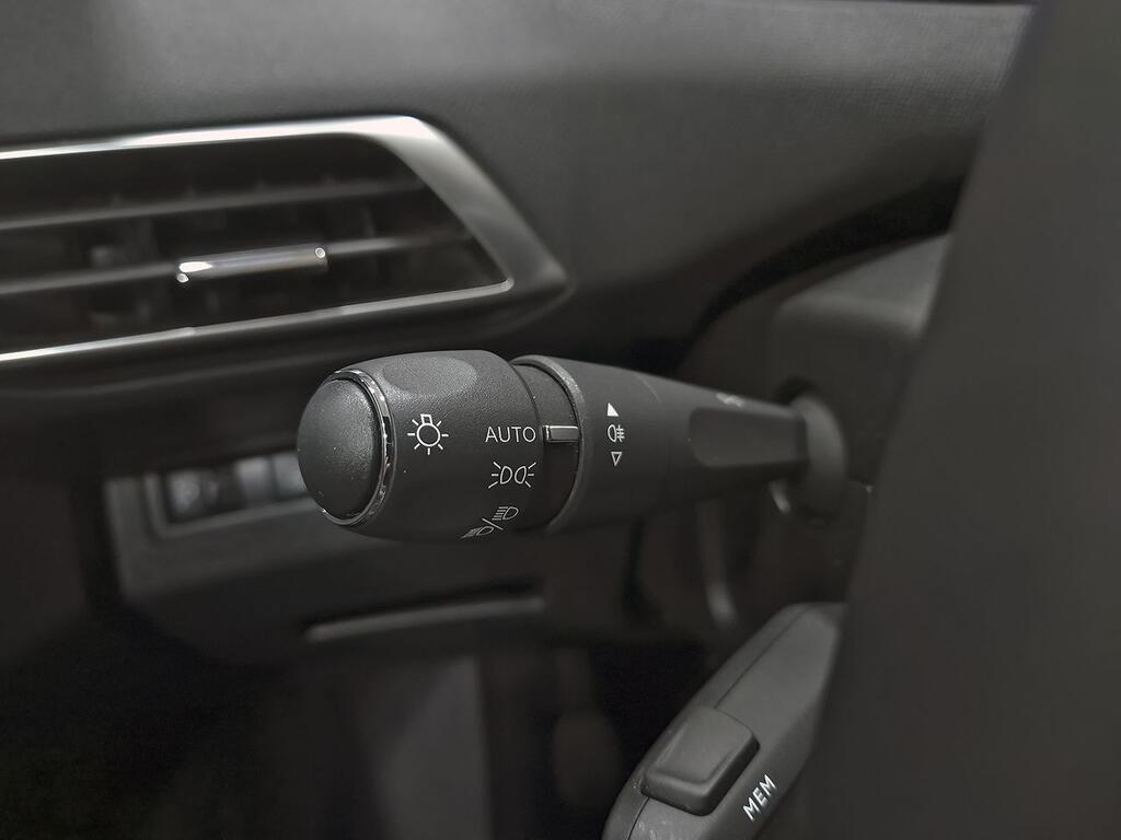 Peugeot 5008 1.2 PureTech 96KW S&S Allure Pack 16