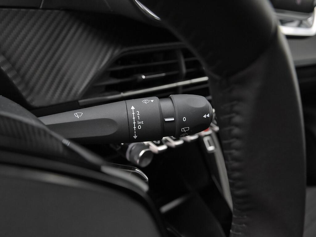 Peugeot 208 Active Puretech 100 18
