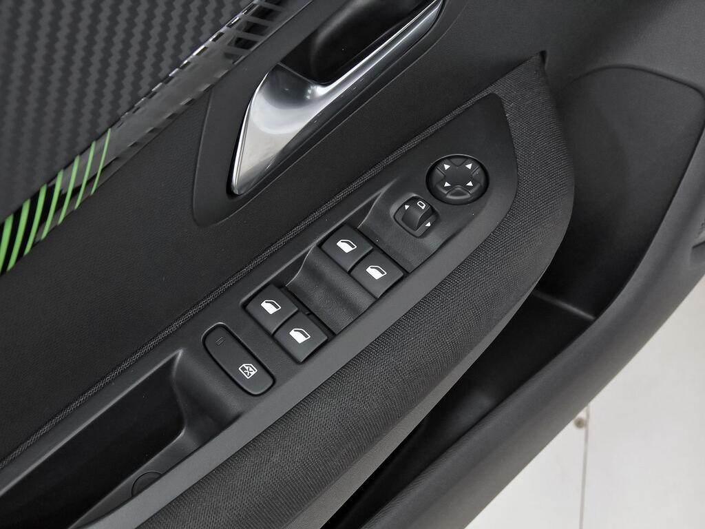 Peugeot 208 Active Puretech 100 13