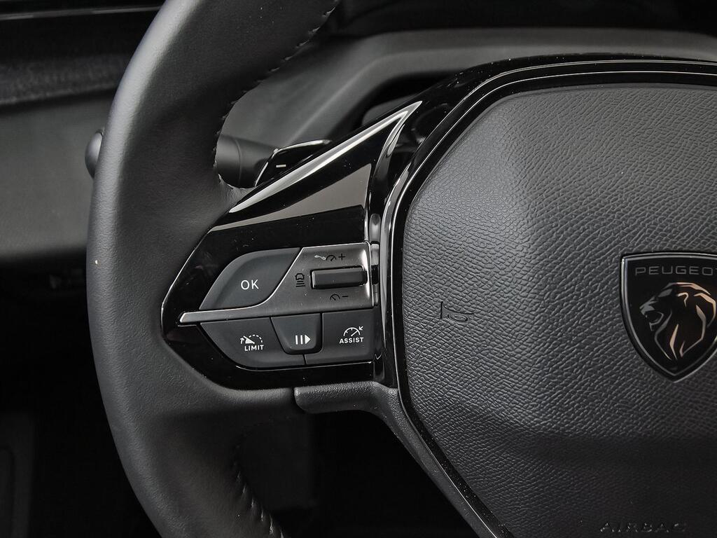 Peugeot 408 408 Allure Puretech 130 EAT8 17