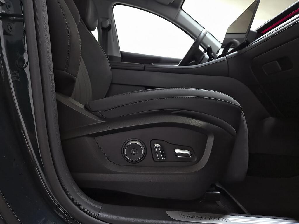 Ebro S800 1.6 TGDI Luxury 7 DCT 12