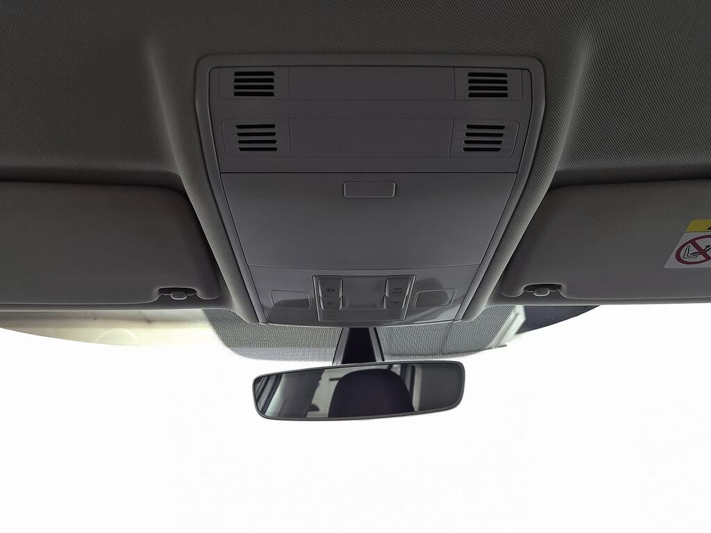 Volkswagen Golf Advance 1.0 TSI 85kW (115CV) 34