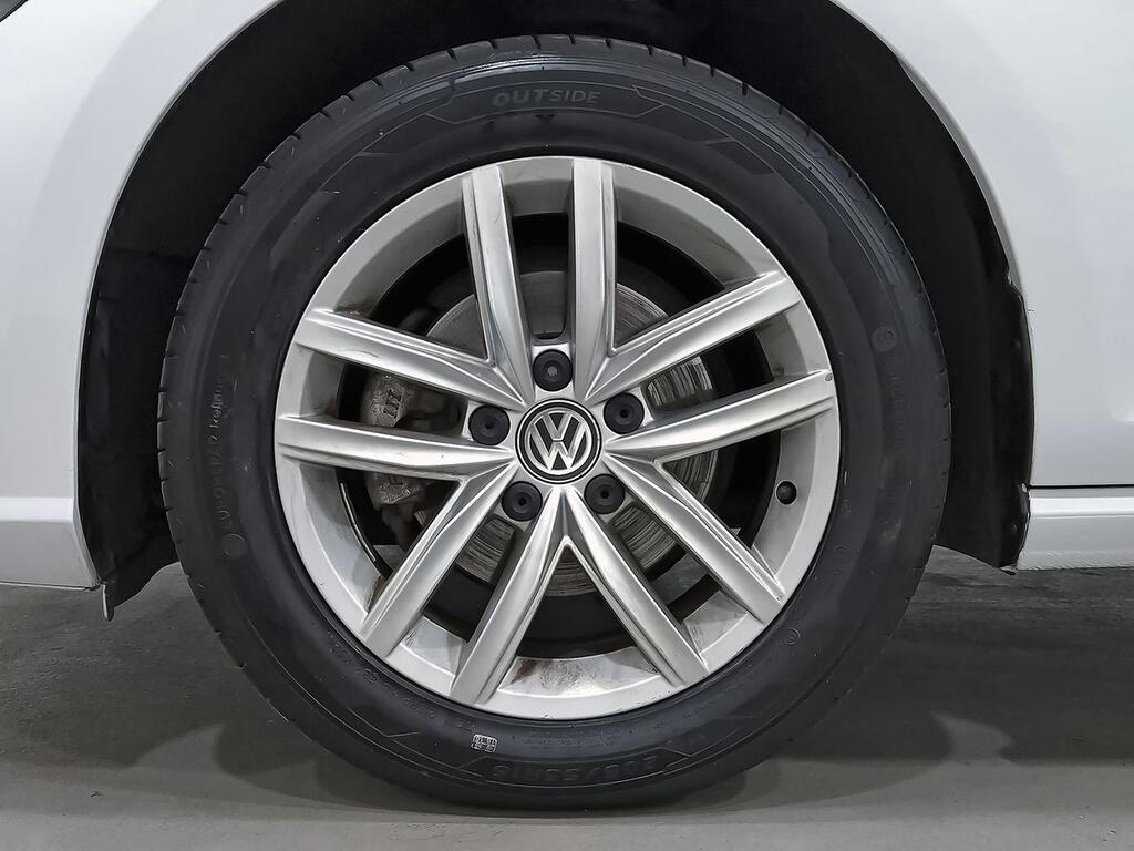 Volkswagen Golf Advance 1.0 TSI 85kW (115CV) 10