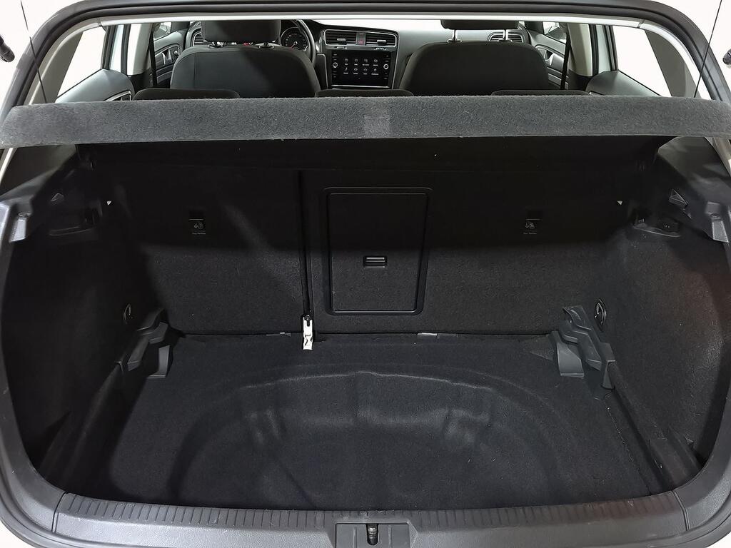 Volkswagen Golf Advance 1.0 TSI 85kW (115CV) 37