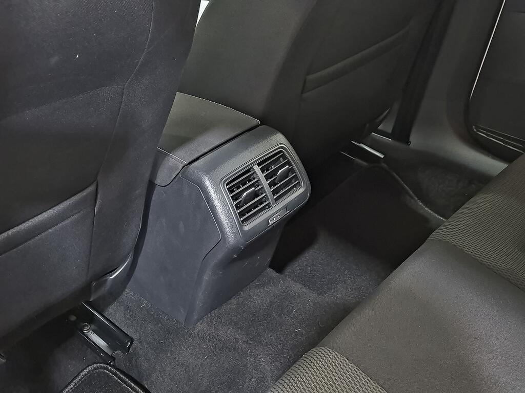 Volkswagen Golf Advance 1.0 TSI 85kW (115CV) 27