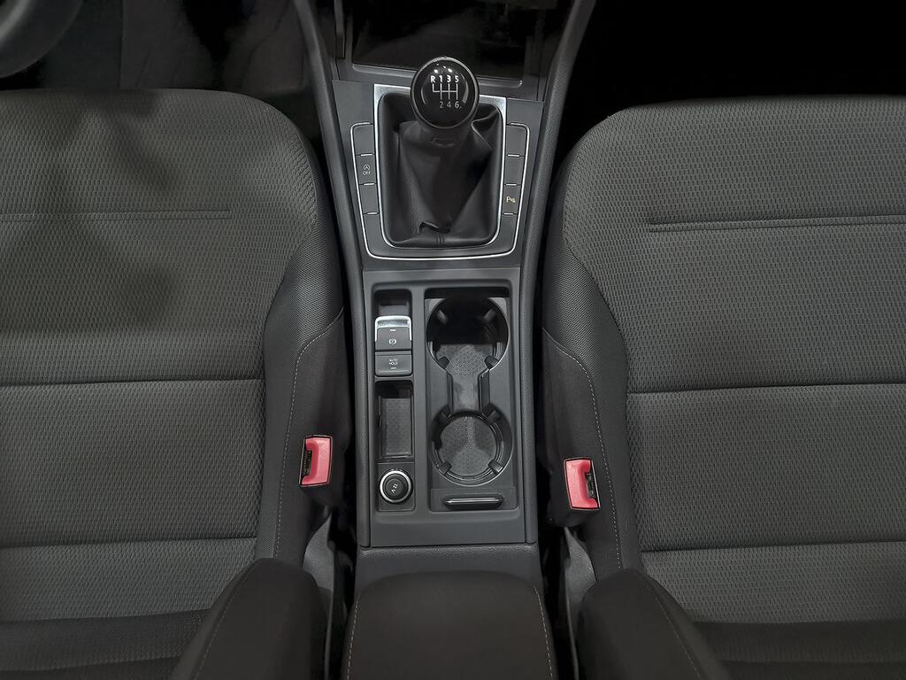 Volkswagen Golf Advance 1.0 TSI 85kW (115CV) 29