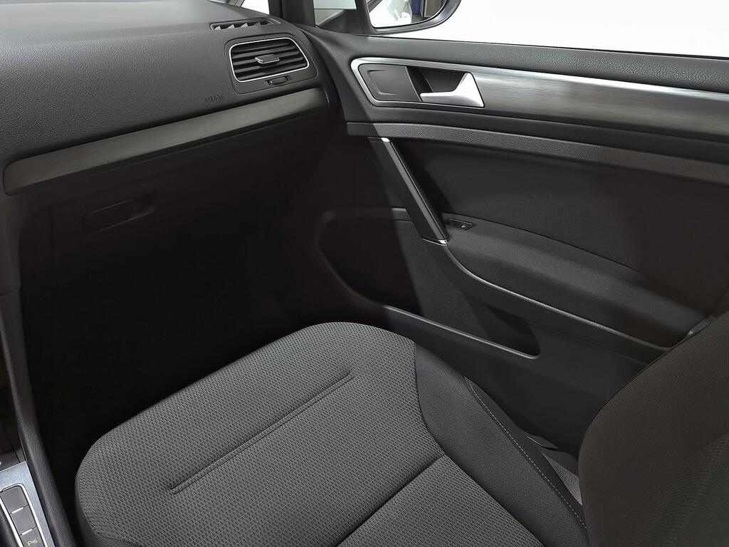 Volkswagen Golf Advance 1.0 TSI 85kW (115CV) 33