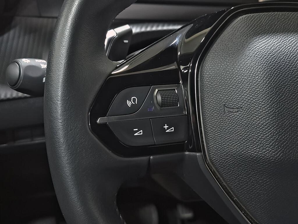 Peugeot 2008 Allure Puretech 130 S&S EAT8 17